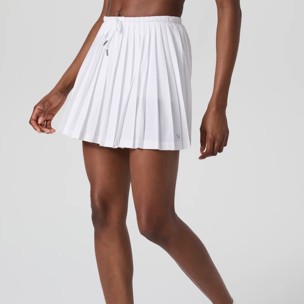 NWT Vuori Clementine Pleated Skirt size Small in White